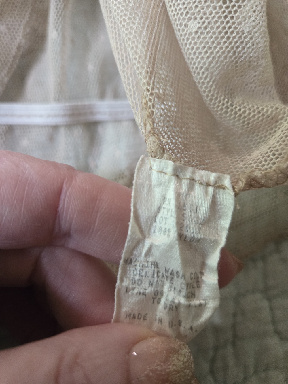 🍰 Sheer Taupe Lace-Trim Cap Sleeve Top M/L - Picture 7 of 11